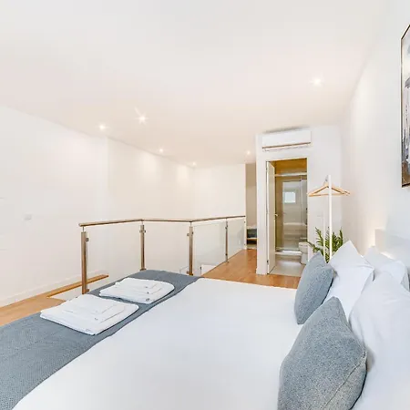 Ajuda Deluxe Лиссабон